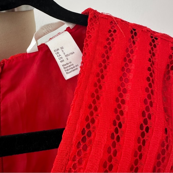 Red Dress - Picture 4 of 4